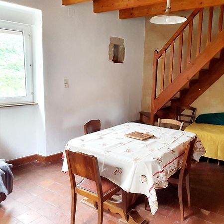 Gites 4 A 5 Personnes Saint-Rome-de-Tarn Esterno foto